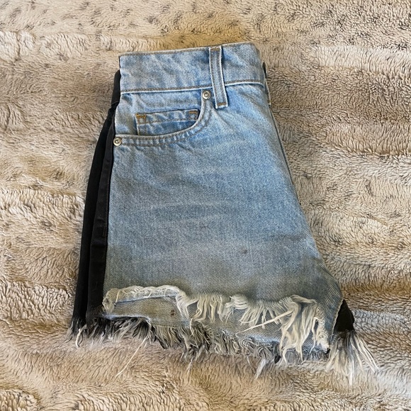 Cute two tone Revice cut off shorts - Picture 5 of 8
